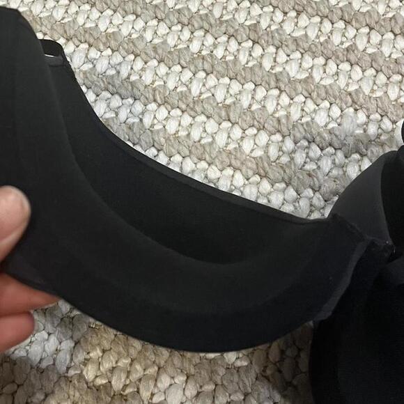 Skims Fits Everybody Push-up Bra - Picture 6 of 6